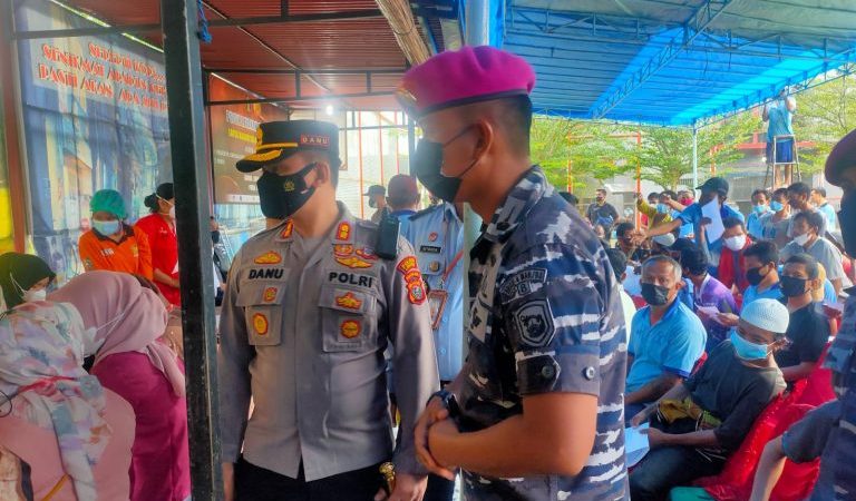 Polres Langkat Bersama Yonif 8 Marinir Gelar Vaksinasi di Lapas Narkotika Tanjung Pura