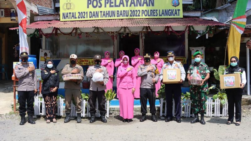 Kapolres Langkat Bersama Ketua Bhayangkari Kunjungi Pospam di Bukit Lawang
