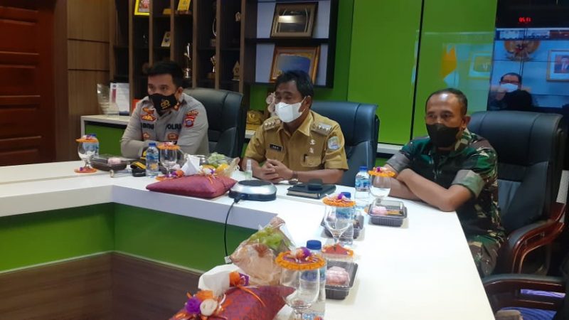 Kapolres Binjai Beserta Dandim 02/03 dan Wali Kota Ikuti Zoom Meeting Dari Presiden RI