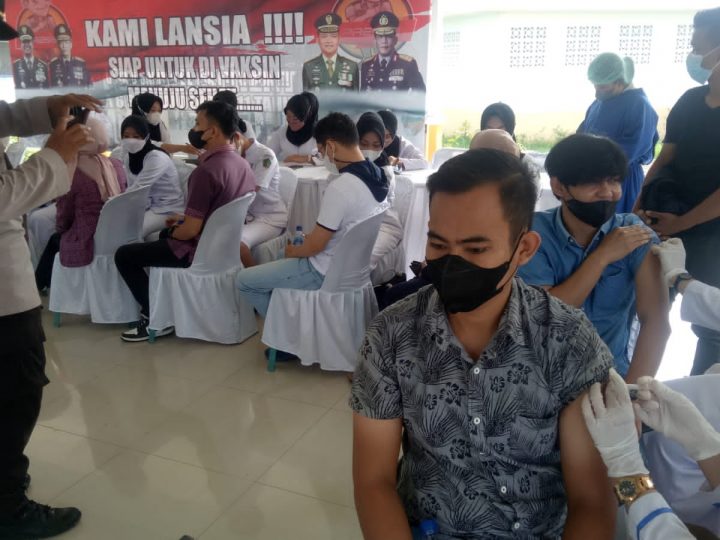 Dukung Percepatan Vaksinasi se Nusantara, Polresta Deli Serdang Kembali Gelar Vaksinasi Massal
