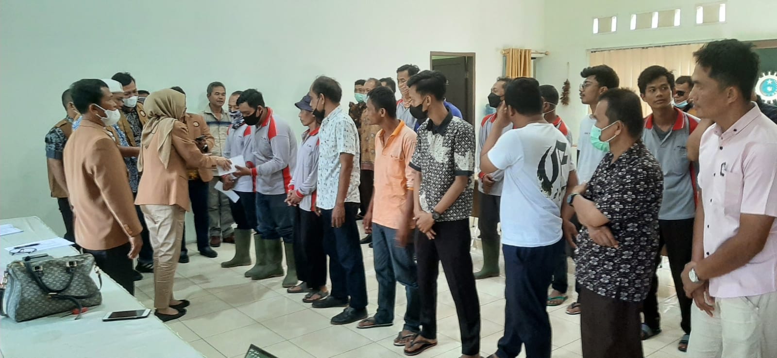 Sambut Hari Raya Idul Fitri, SP-BUN Tingkat Perusahaan PTPN III (Persero) Serahkan Santunan