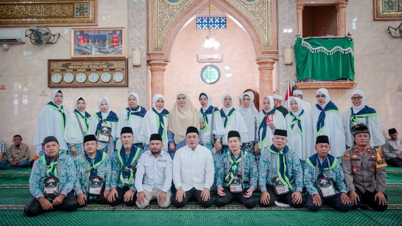 Wakil Walikota Lepas 25 Orang Jamaah Calhaj