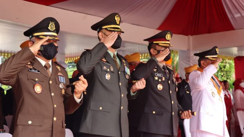 Kapolresta Deli Serdang Hadiri Upacara HUT RI Ke 77 di Alun-Alun Pemkab