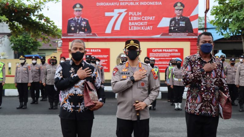 Kapolresta Deli Serdang Pimpin Upacara Kenaikan Pangkat dan Purna Bakti Personil