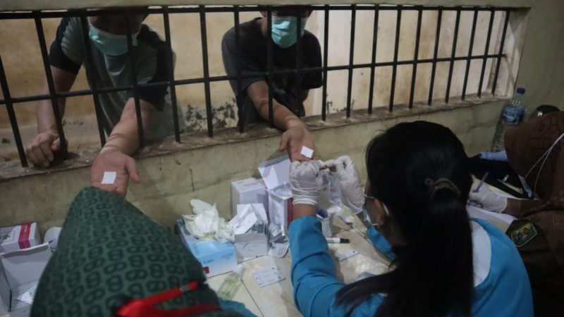 Cegah Penyakit HIV dan TBC, Polres Sergai Periksa Kesehatan Para Tahanan