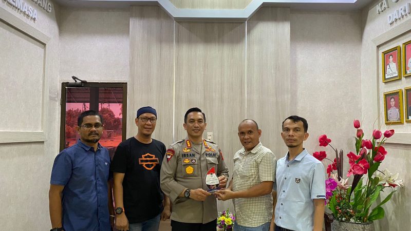 Kombes Irsan Sinuhaji Terima Award Kapolres Terbaik Versi FWP