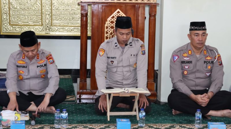 Polres Dairi Gelar Peringatan Isra’ Mi’raj di Masjid Husnul Khotimah