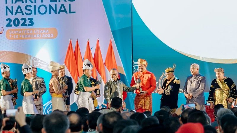 Disaksikan Presiden, Bobby Nasution Terima Penghargaan Anugerah Kebudayaan PWI Pusat 2023