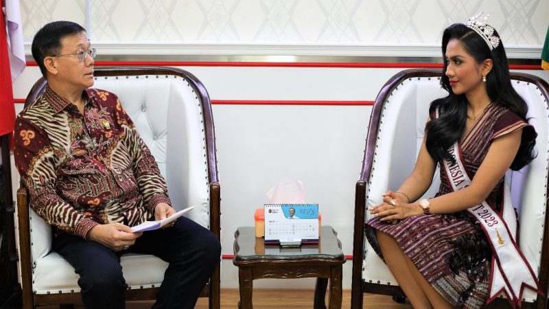 Hasyim Terima Kunjungan Finalis Putri Indonesia