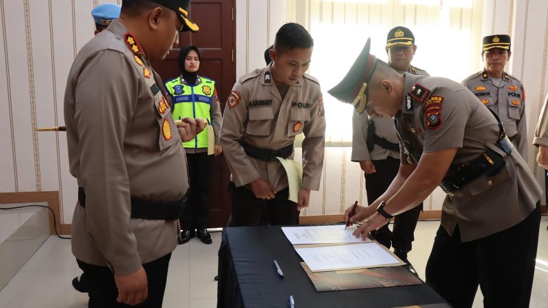 Kapolres Humbahas Pimpin Sertijab Pejabat Utama