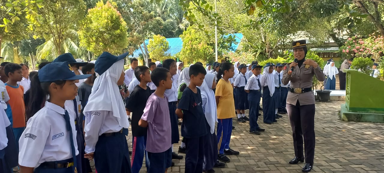 Kasat Binmas Polres Binjai Kunjungi SMPN 2 Selesai