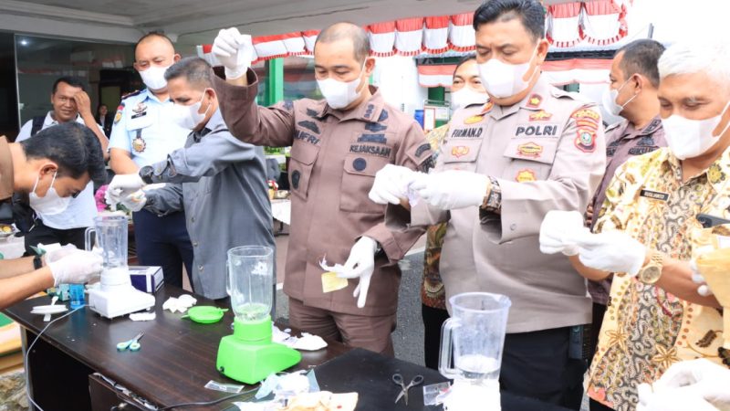 Kajari Binjai Musnahkan Barang Bukti Narkoba dan Senpi Hasil Kejahatan