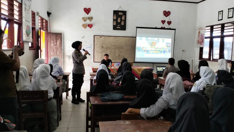 Kasat Binmas Polres Binjai Binluh di Orientasi Peserta Didik Baru (MOPDB) SMA & SMK Swasta Tunas Bangsa