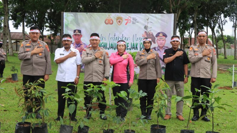 Polres Binjai Lakukan Penanaman Pohon Dengan Serentak