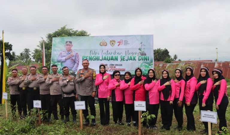 Polres Madina Gelar Penanaman Pohon Serentak