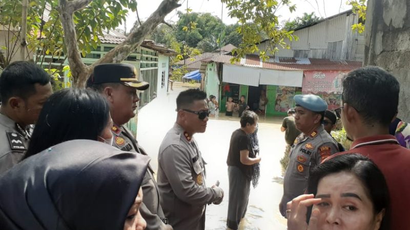 Binjai Dilanda Banjir Kapolres Turun Langsung 