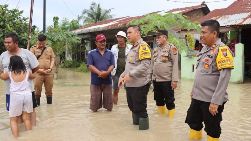 Kapolresta Deli Serdang Tinjau Titik Bencana Banjir