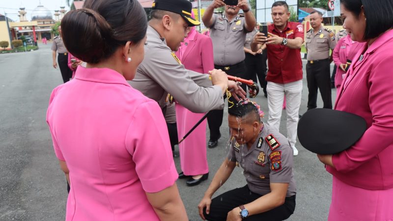 Kapolresta Deli Serdang Pimpin Upacara Kenaikan Pangkat 87 Personil 