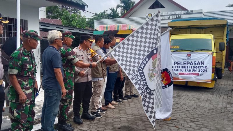Kapolres Binjai Bersama Forkopimda Berangkatkan Logistik Pemilu 2024
