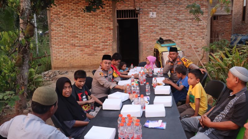 Bulan Suci Ramadhan “Ini Yang Dilakukan AKBP Arie Sofandi Paloh, S.H, S.I.K Kepada Keluarga Tuna Netra Di Madina