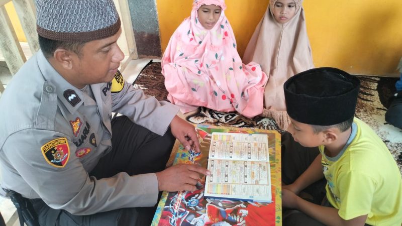 Bhabinkamtibmas Polsek Pangkalan Brandan Ajarkan Ngaji kepada Anak-Anak