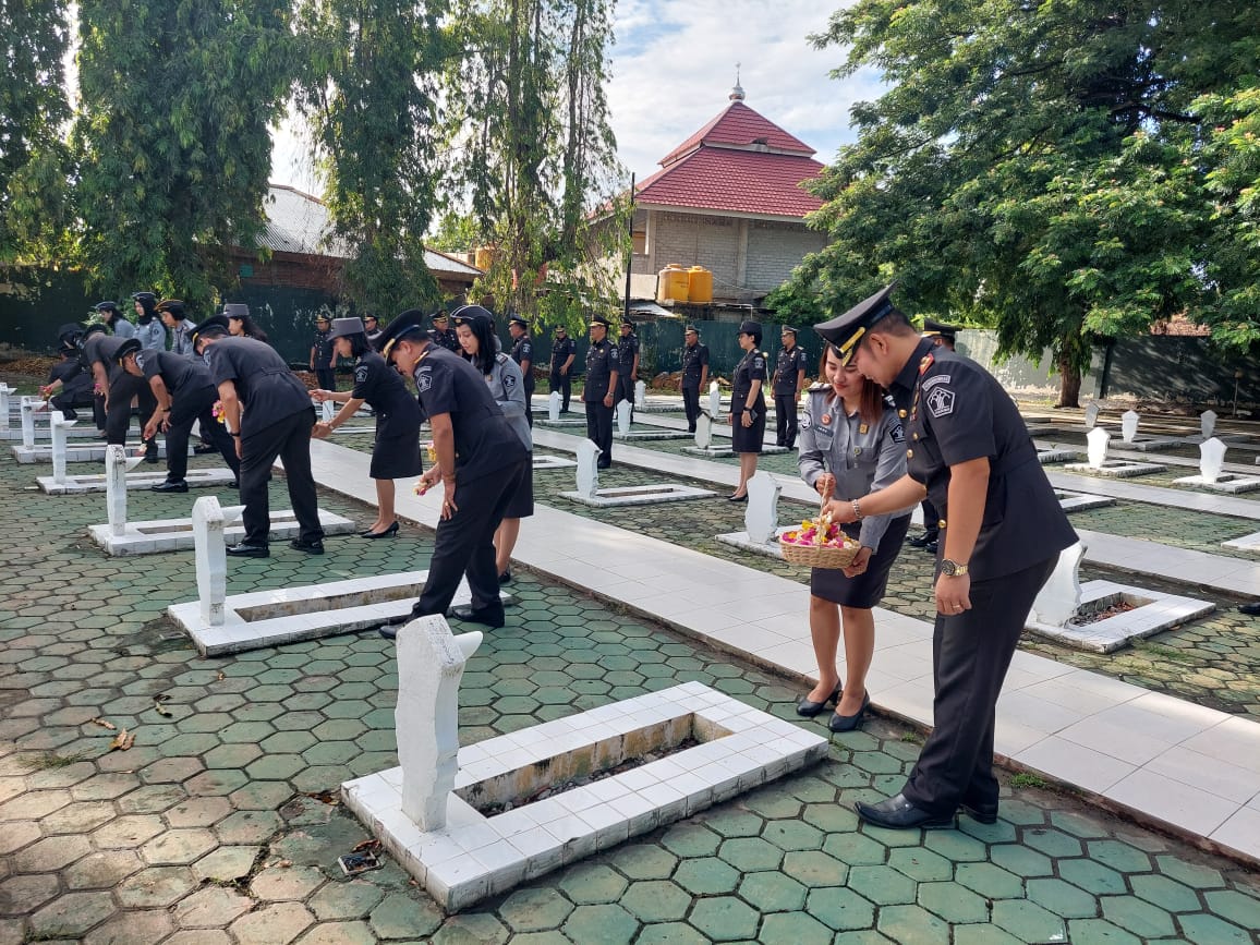 Jelang HBP Ke-60, LPKA Palu Berziarah dan Tabur Bunga di TMP Tatura