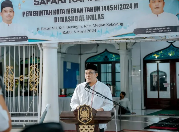 H Aulia Rachman Safari Ramadhan di Masjid Al Ikhlas