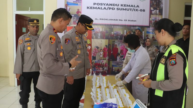 Berikan Contoh Kepada Anggota, Kapolres Langkat Ikut Tes Urine