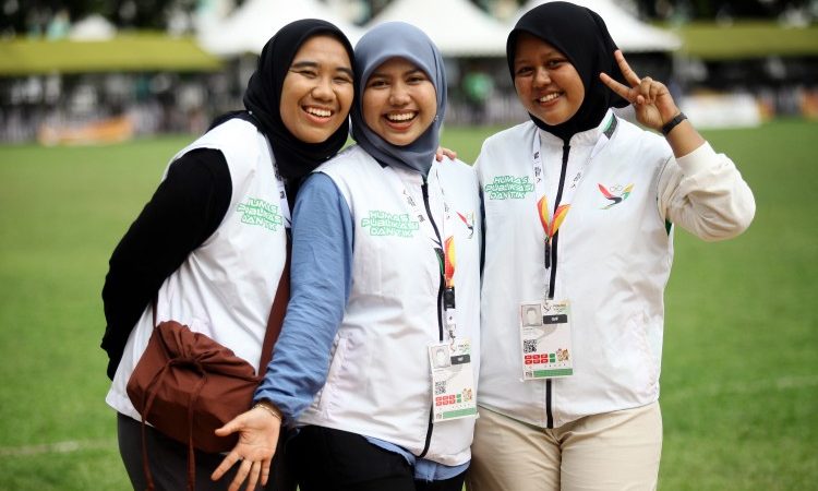 Saudara di Balik Layar, Perjalanan Tiga Dara sebagai Volunteer Humas Cabor Hoki Lapangan