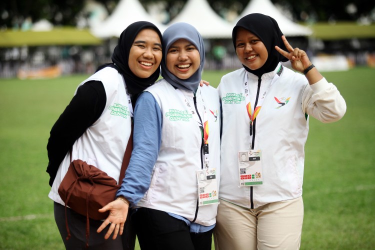 Saudara di Balik Layar, Perjalanan Tiga Dara sebagai Volunteer Humas Cabor Hoki Lapangan