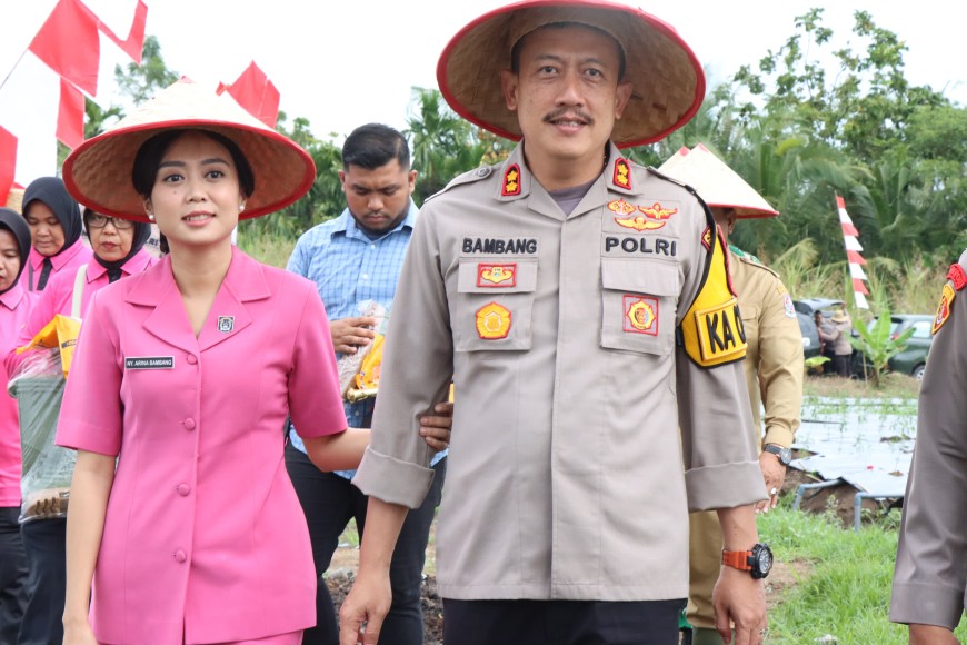 Kapolres Binjai Lakukan Penanaman Cabai Dukung Program Presiden Dalam Ketahanan Pangan
