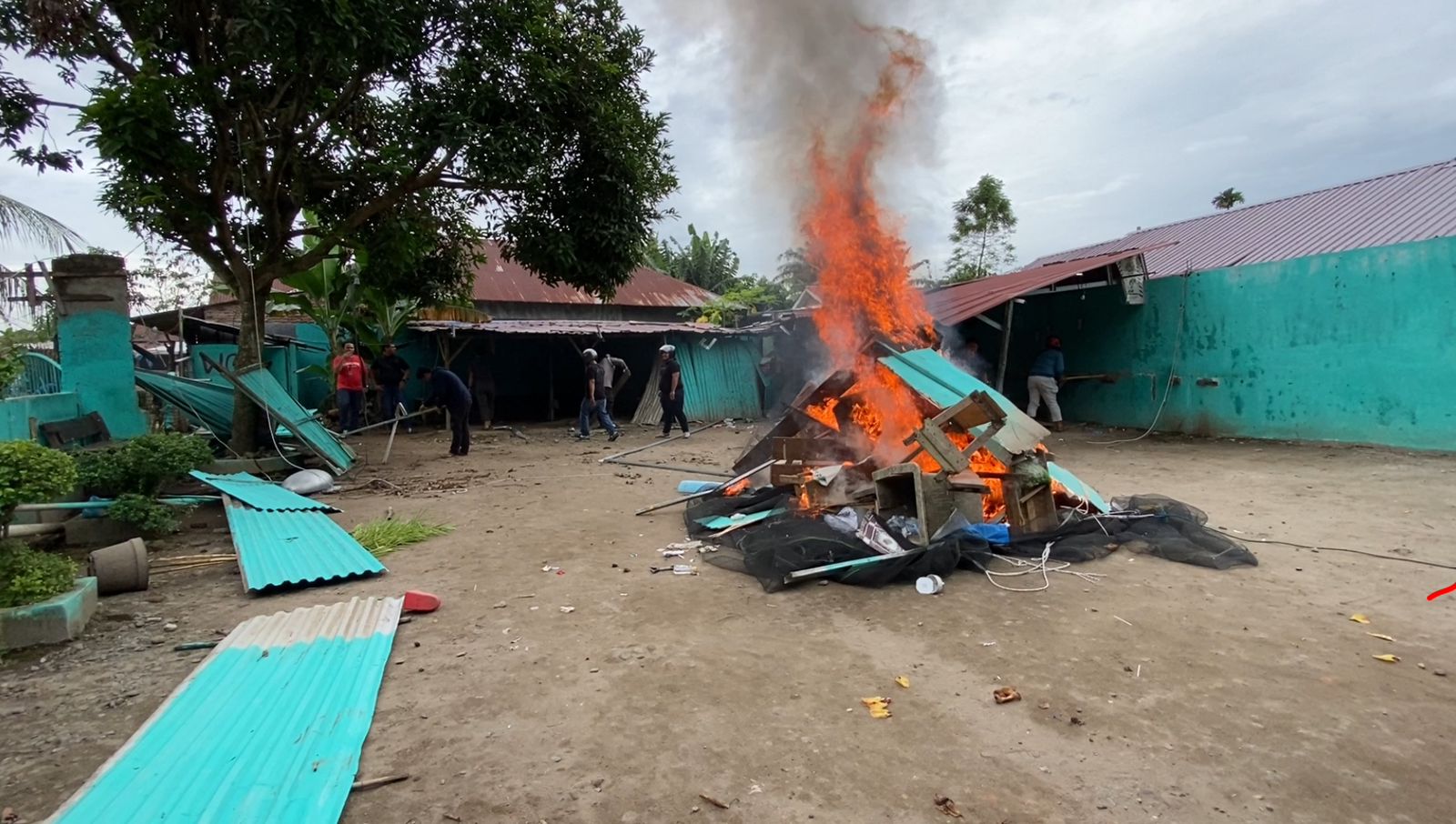 Satresnarkoba Polrestabes Medan “Ratakan” Barak Narkoba Sei Mencirim