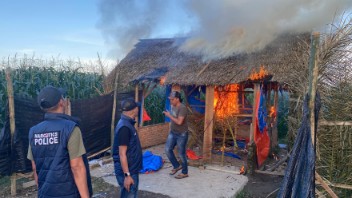 Tetap gigih selamatkan generasi muda, polres Binjai ratakan barak narkoba di Tunggorono