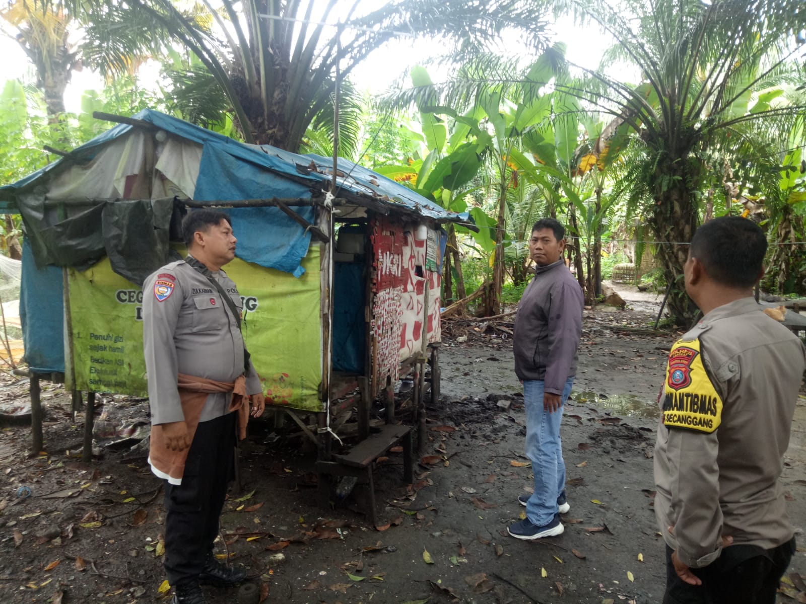 Gerebek Sarang Narkoba, Polsek Secanggang Sita Beberapa Barang Bukti Di Dusun VII Hilir Desa Secanggang