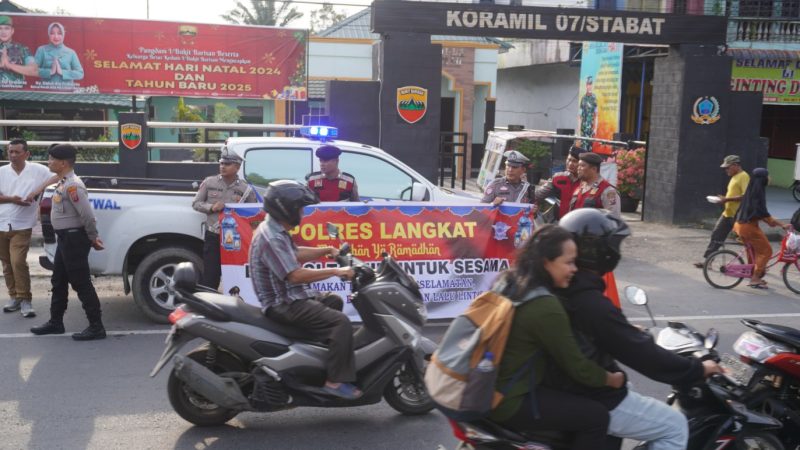 Hangatnya berbagi di bulan suci, Polres Langkat Bagikan Takjil untuk sesama