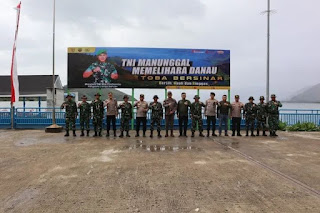 Polres Tanah Karo Ikut Pembersihan Danau Toba di Pelabuhan Tongging