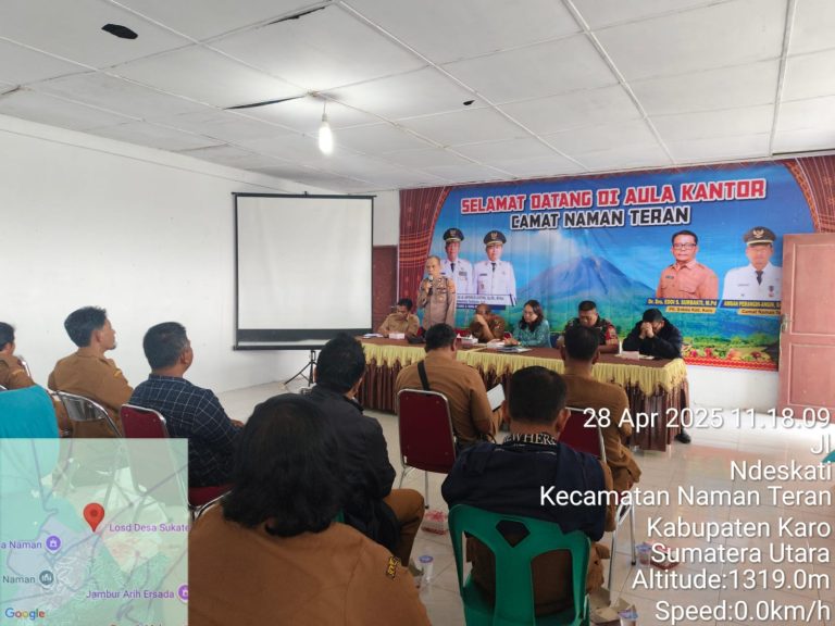 Polsek Simpang Empat Hadiri Rapat Koordinasi di Aula Kantor Camat Naman Teran