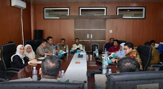 RDP Bahas Perizinan dan Pajak Grand Central Hotel