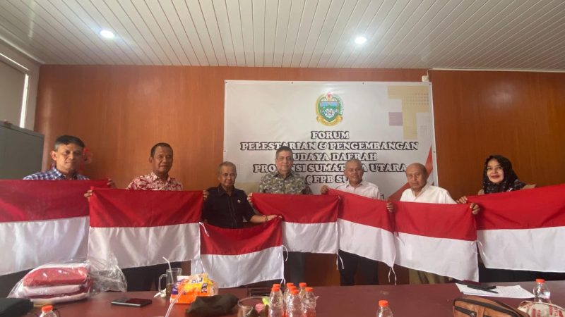 Tingkatkan Semangat Nasionalisme, FPB Sumut Bagi-bagi Bendera Merah Putih, IMO Indonesia Sumut Dukung Penuh