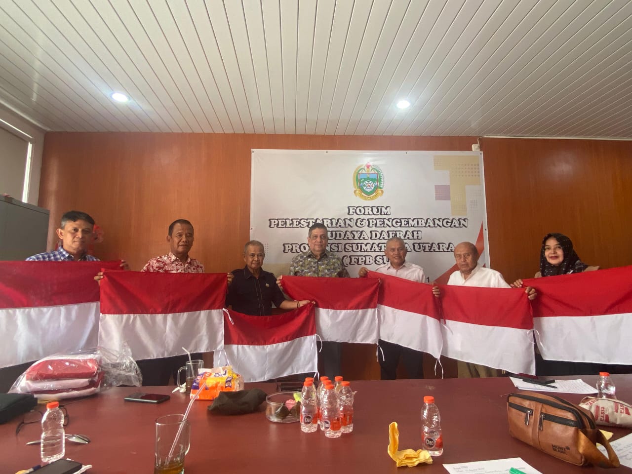 Tingkatkan Semangat Nasionalisme, FPB Sumut Bagi-bagi Bendera Merah Putih, IMO Indonesia Sumut Dukung Penuh