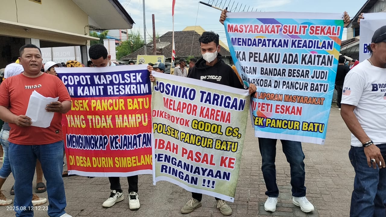 Hampir Setahun LP Mandek, Ratusan Warga Durin Simbelang Gelar Aksi Damai di Mako Polsek Pancurbatu 