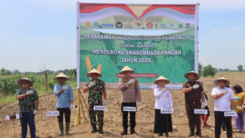 Polresta Deli Serdang gelar Kegiatan Penanaman Jagung Serentak Kuartal IV Guna Tingkatkan Swasembada Pangan