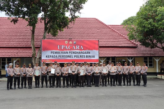 Kapolres Binjai Berikan Penghargaan Terhadap Personil Sat Binmas