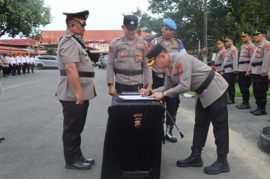 Kapolres Binjai Pimpin Serah Terima Jabatan Kabagren dan Tiga Kapolsek