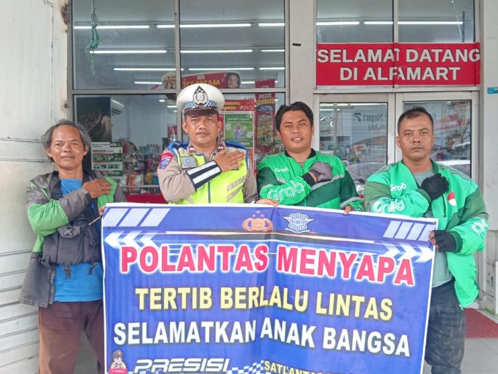 Program “Polantas Menyapa” Polres Binjai Ajak Warga Tertib Lalu Lintas Cegah Kecelakaan