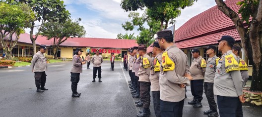 Apel Gabungan Sat Binmas Polres Binjai: Kapolres Tekankan Peran Aktif Bhabinkamtibmas Jaga Keamanan Warga