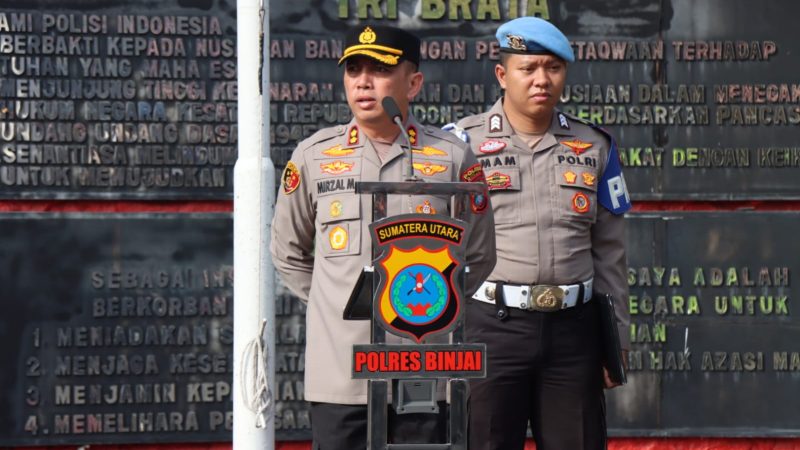 Polres Binjai Lepas Personil Yang Purnabakti Dengan Tradisi Kepolisian