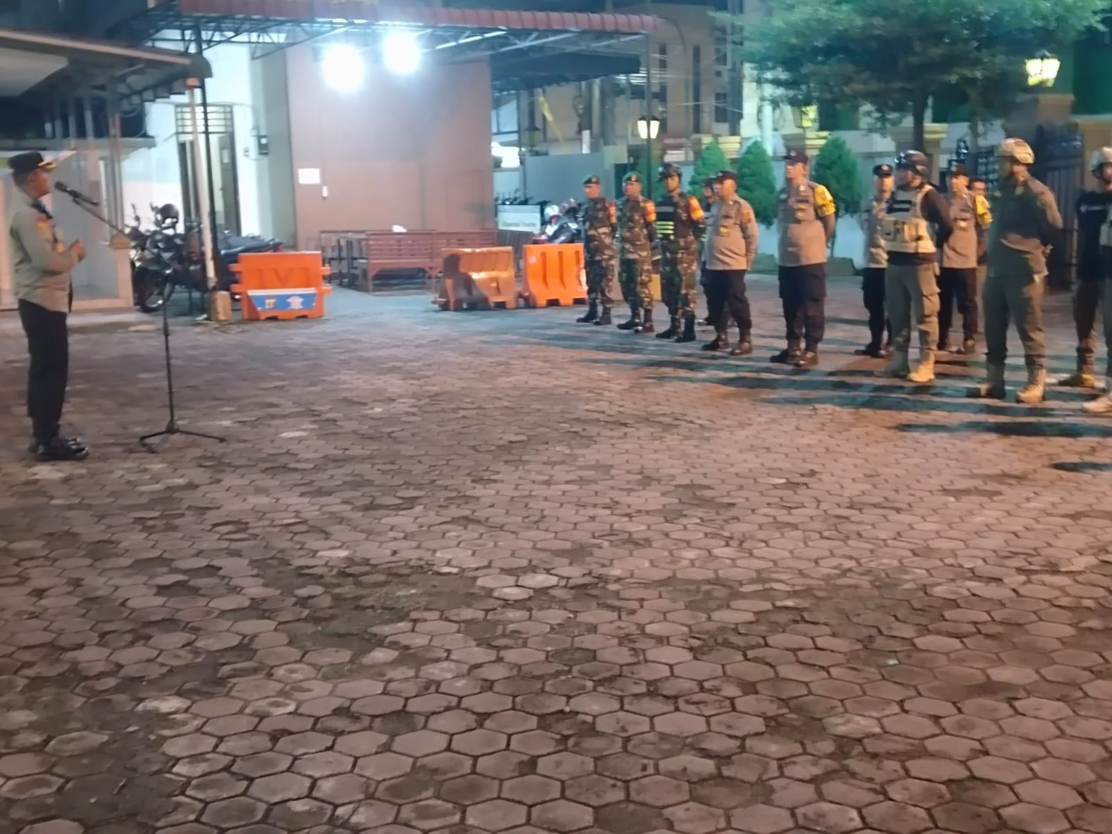 Polsek Medan Baru Gelar Apel Gabungan 3 Pilar dan Patroli Malam Cegah Kriminalitas