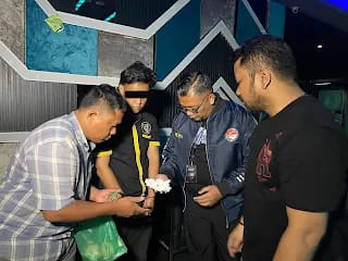 Satresnarkoba Polrestabes Medan Amankan Waiters THM Phantom, 8 Butir Ekstasi Disita