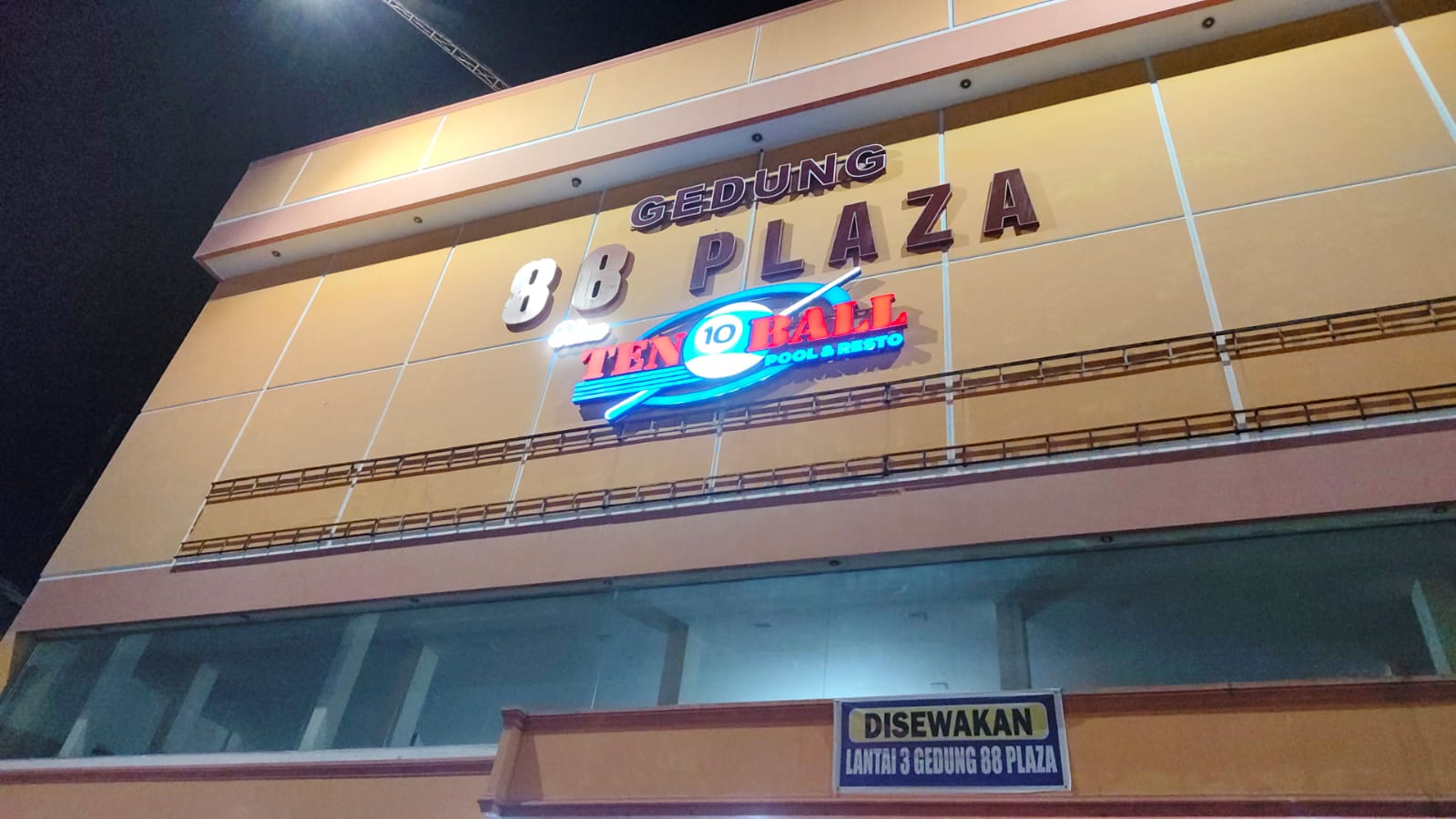 Kapolda Riau Diminta Tangkap “TW” Pengelola Judi di Plaza 88